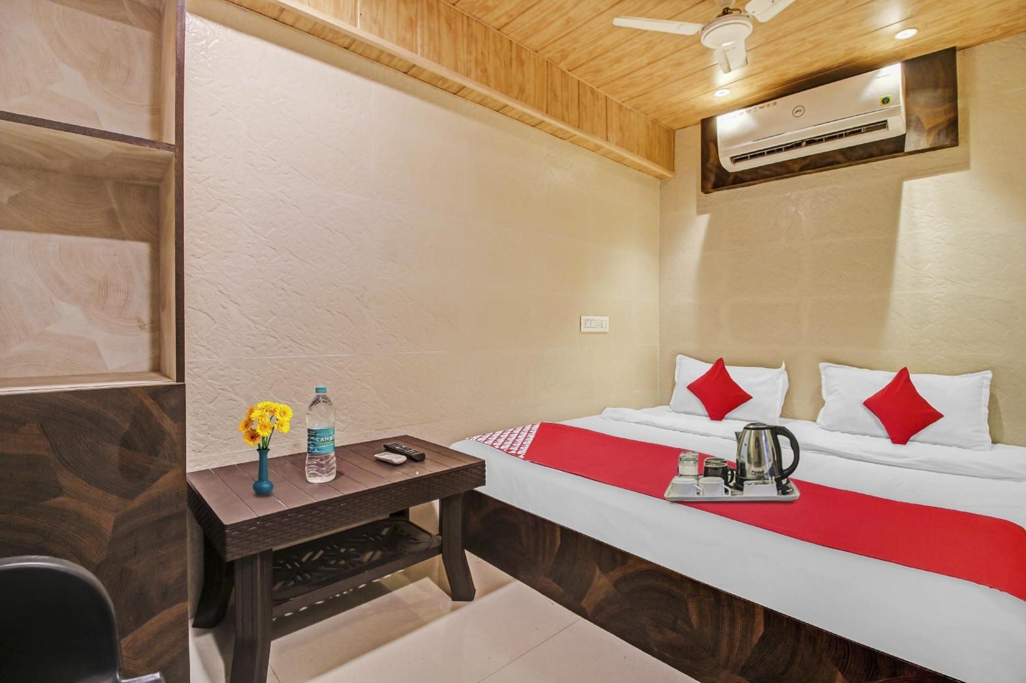 Hotel Ambedkar Kalyān Extérieur photo