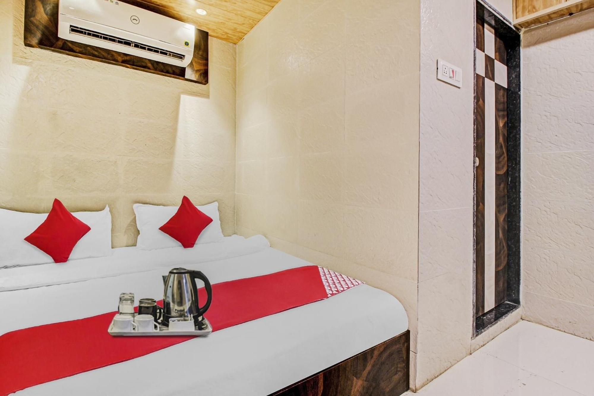 Hotel Ambedkar Kalyān Extérieur photo