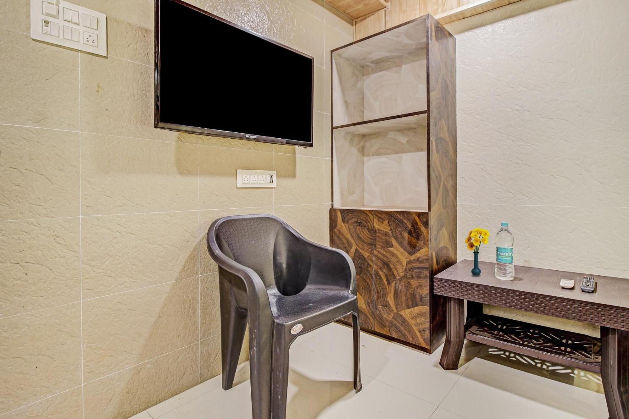 Hotel Ambedkar Kalyān Extérieur photo