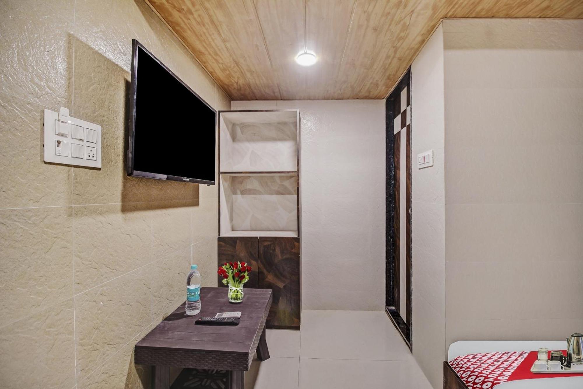 Hotel Ambedkar Kalyān Extérieur photo