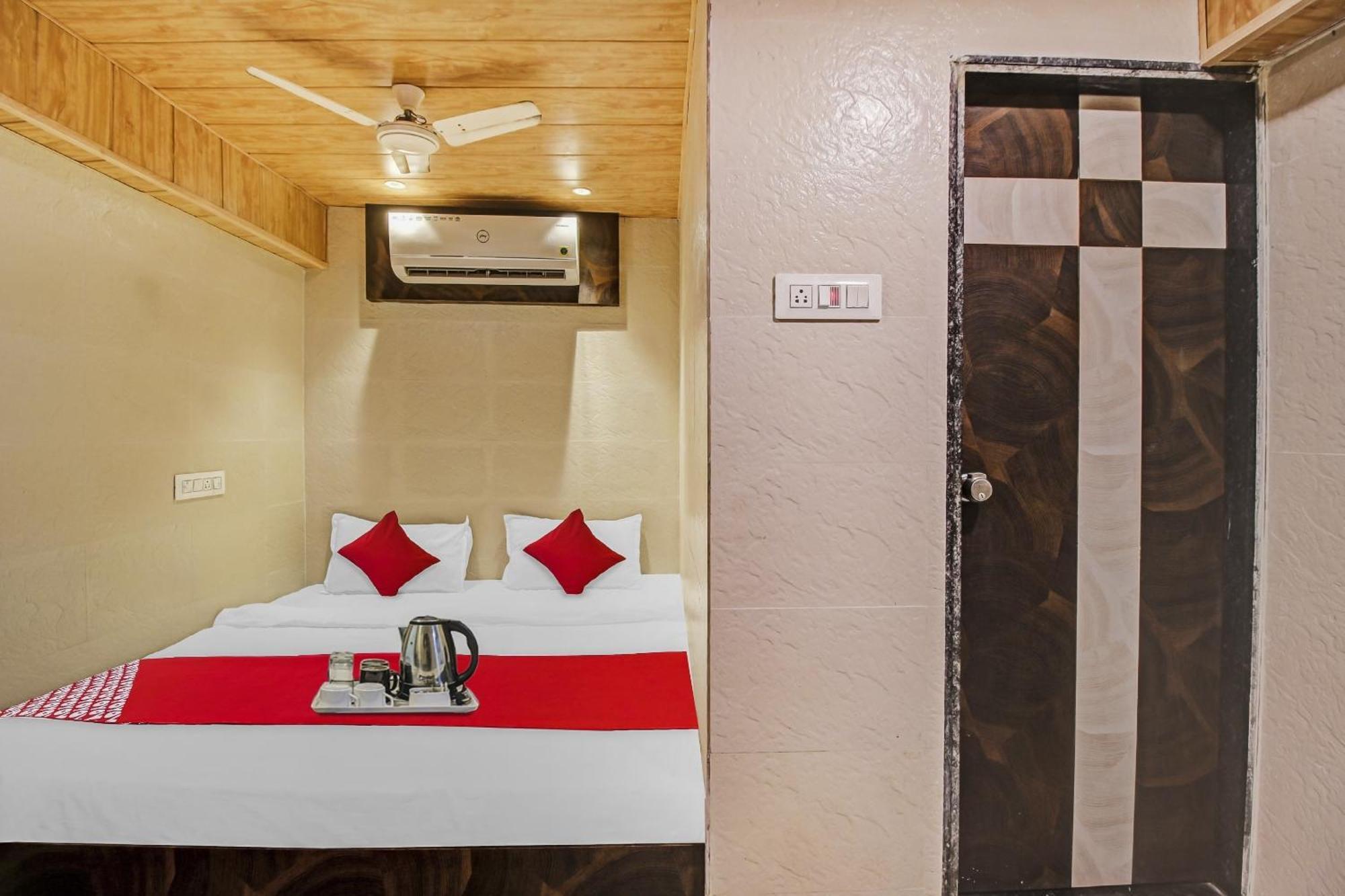 Hotel Ambedkar Kalyān Extérieur photo