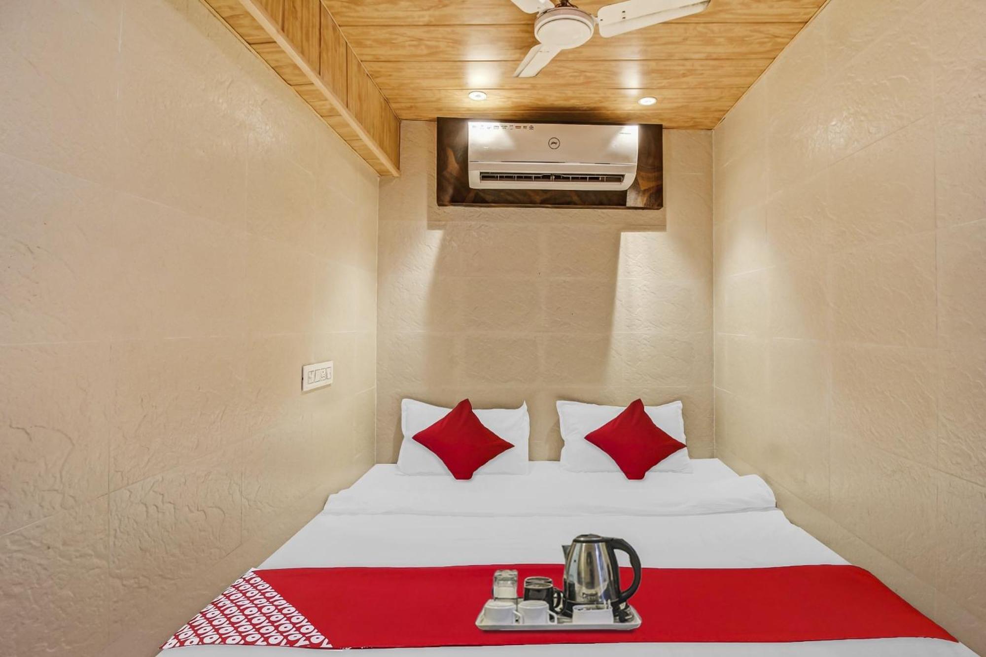 Hotel Ambedkar Kalyān Extérieur photo