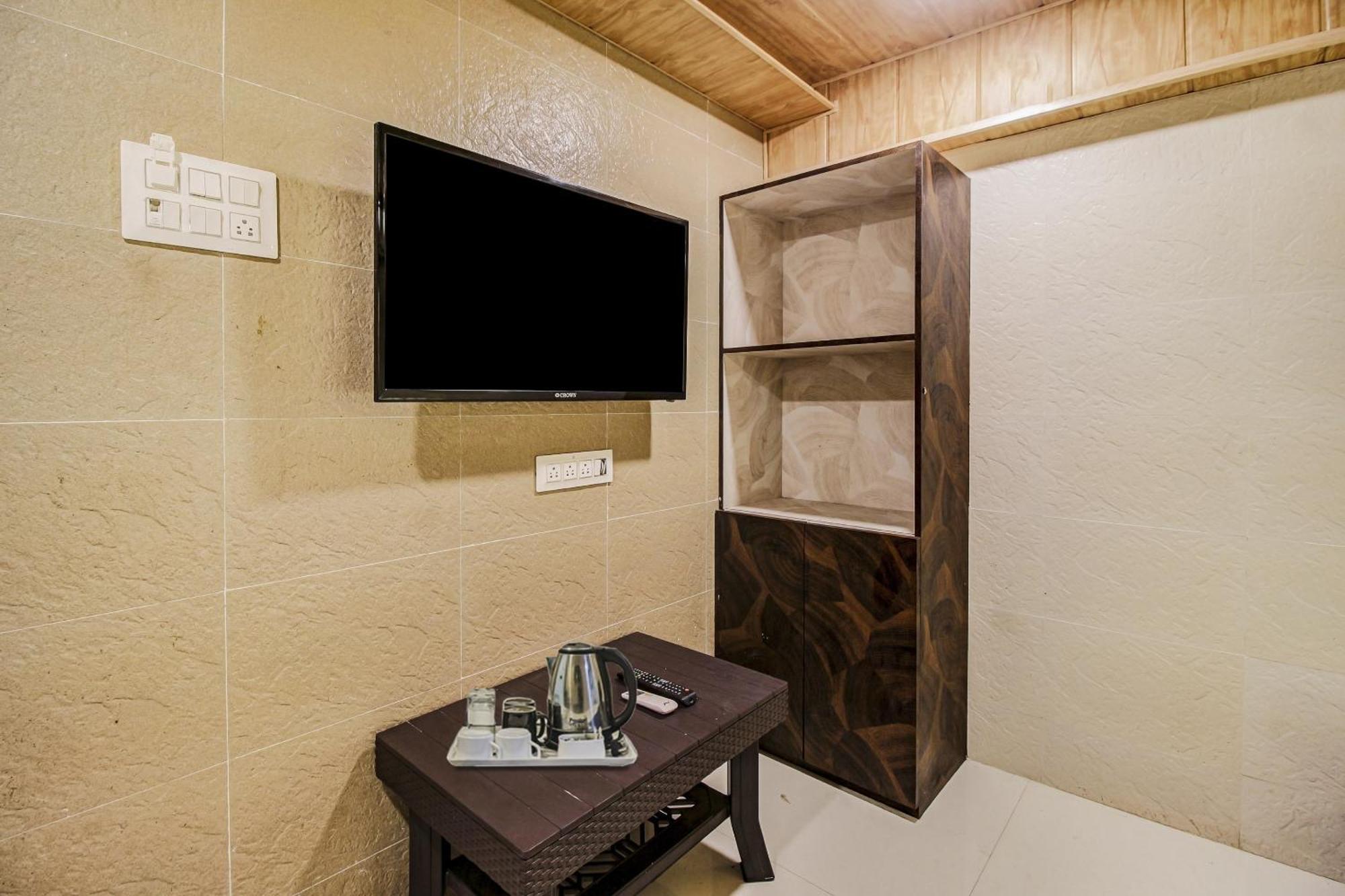 Hotel Ambedkar Kalyān Extérieur photo