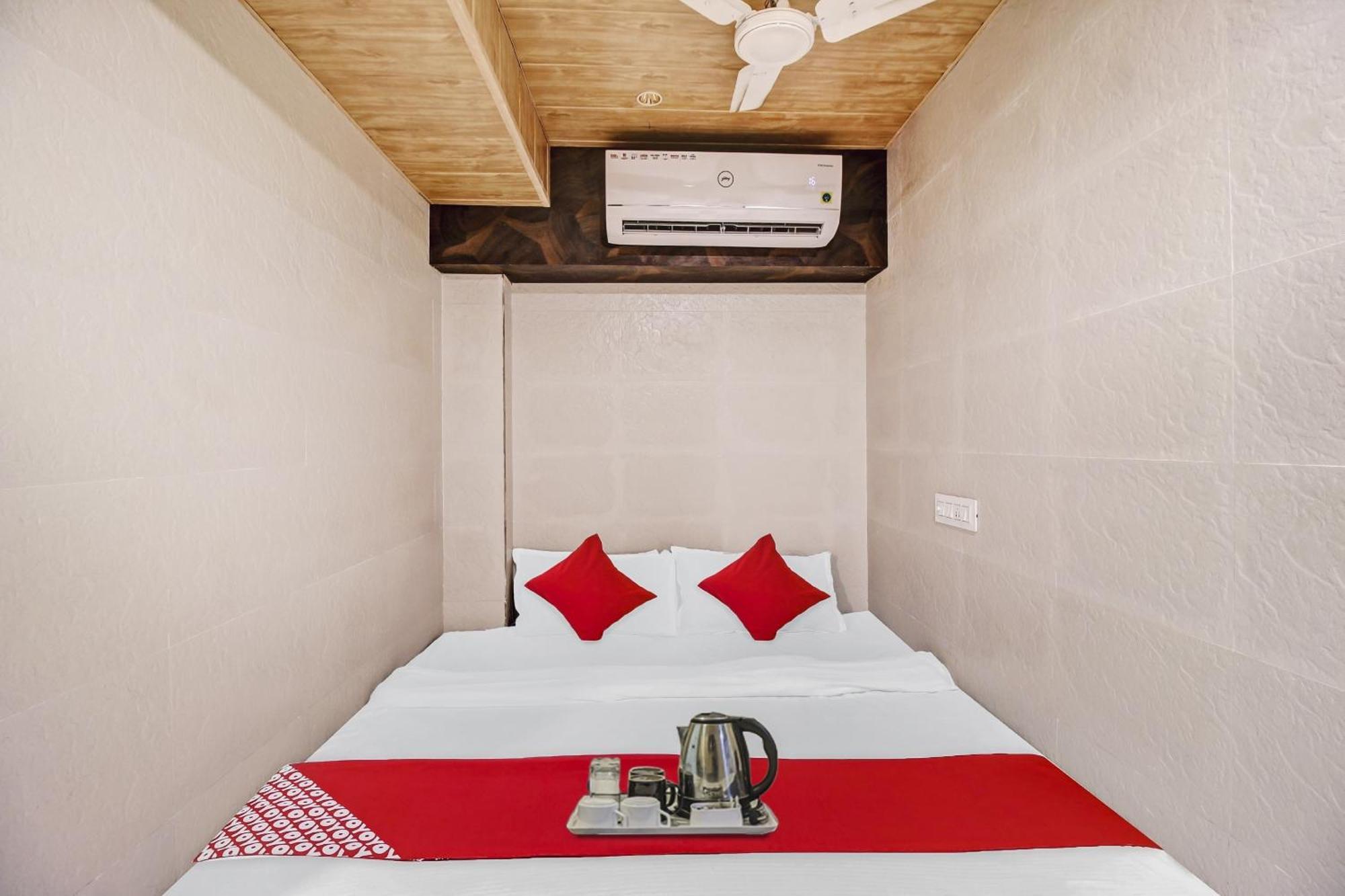 Hotel Ambedkar Kalyān Extérieur photo